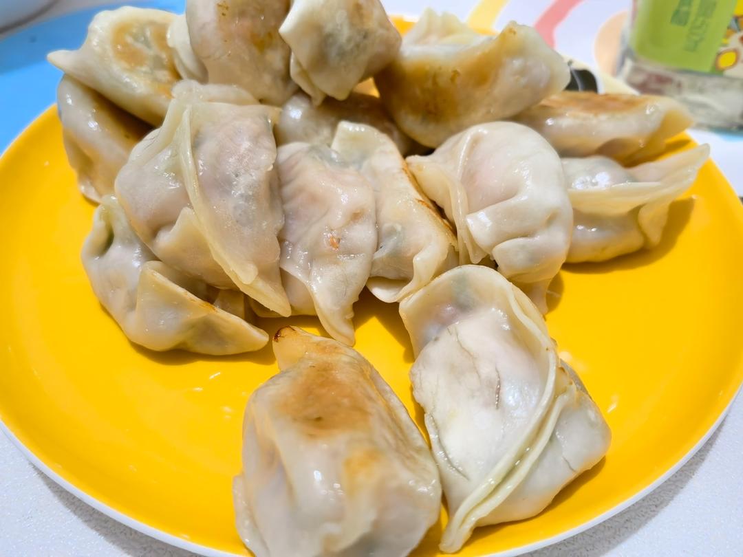 超级简单快手的电饭煲煎饺