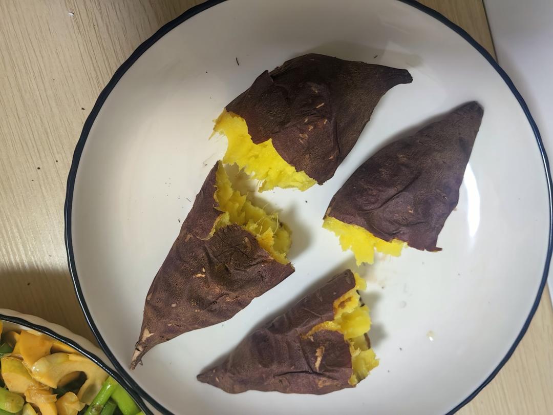 【糯唧唧的烤红薯】糖油四溢皮肉分离外糯里嫩吸溜着吃！