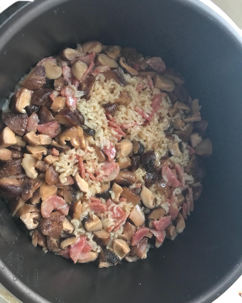 电饭锅版香菇腊肠饭