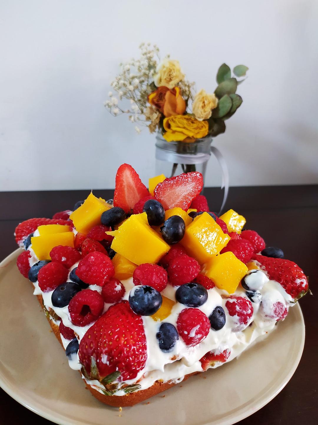 时下流行的鲜奶油戚风裸蛋糕