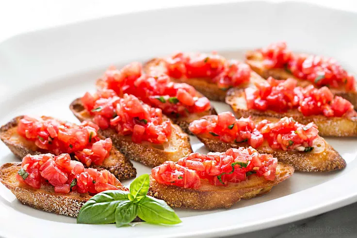 聚会必备『意式烤面包Bruschetta+番茄+罗勒』，没有比它更简单的了！