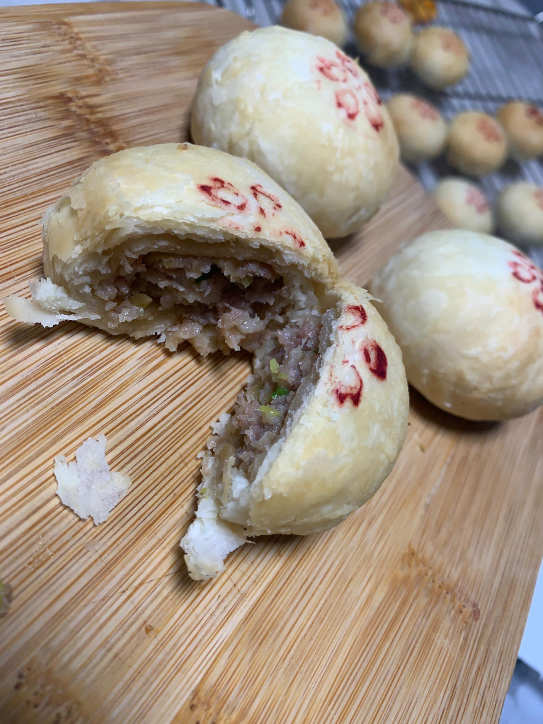 不用揉面的酥掉渣榨菜鲜肉月饼