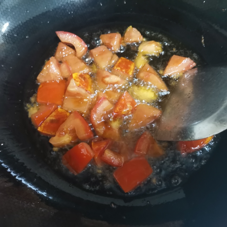 番茄金针菇炸小鱼的做法 步骤2