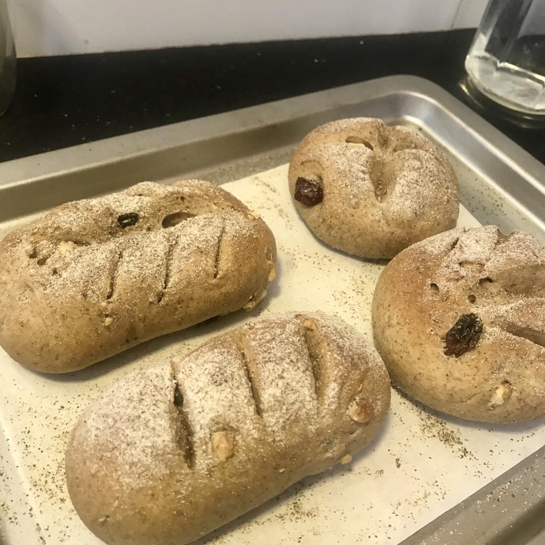 全麦红糖杂果软欧包