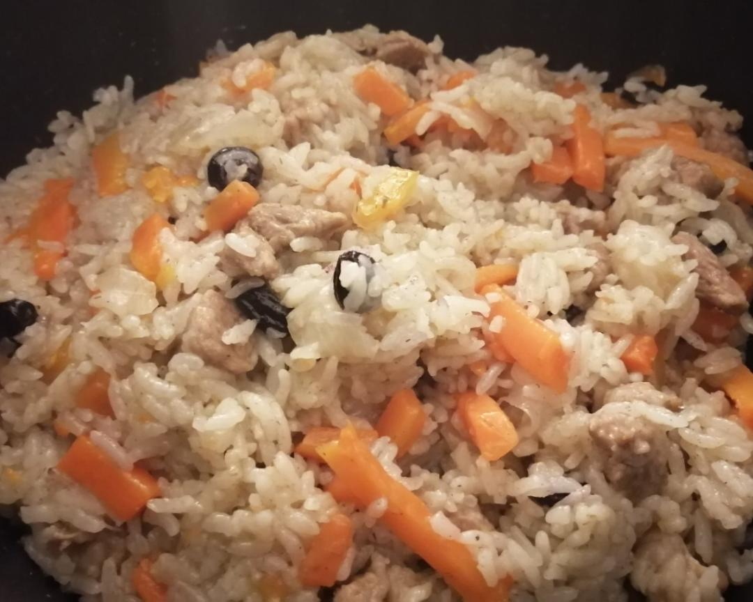 新疆羊肉手抓饭