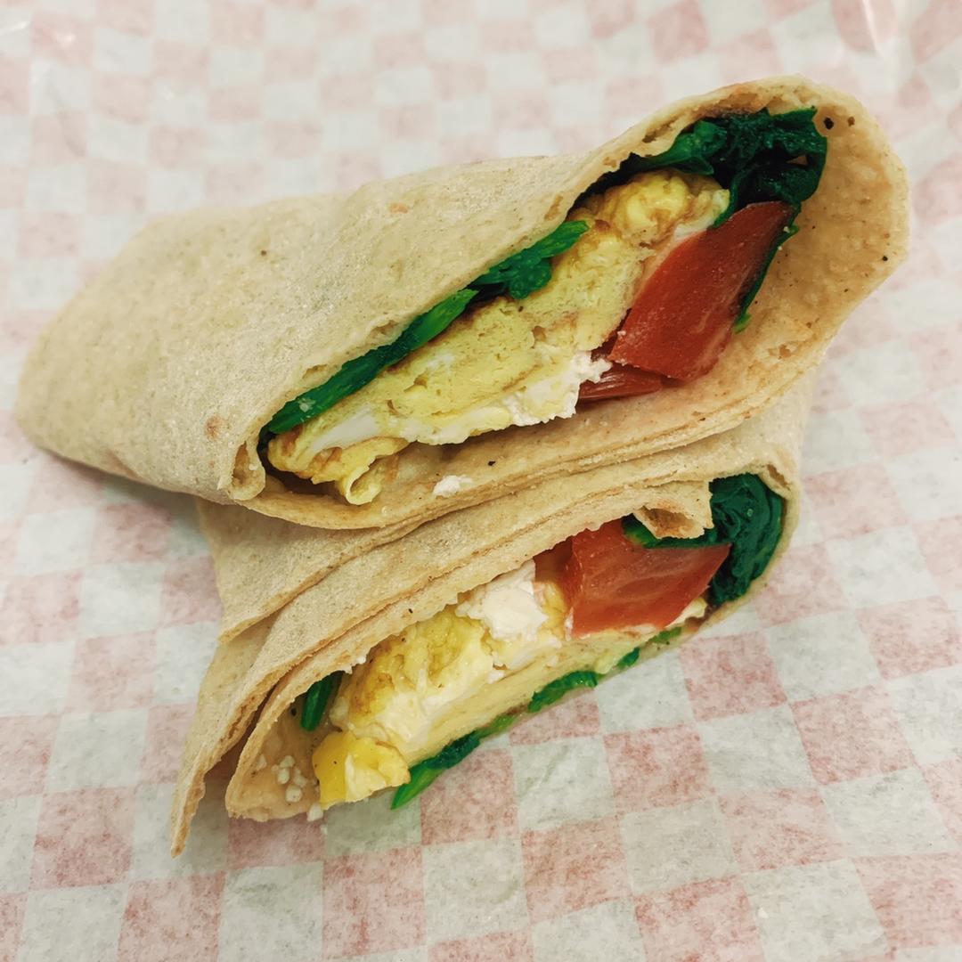 早餐:菠菜芝士鸡蛋全麦卷525kcal