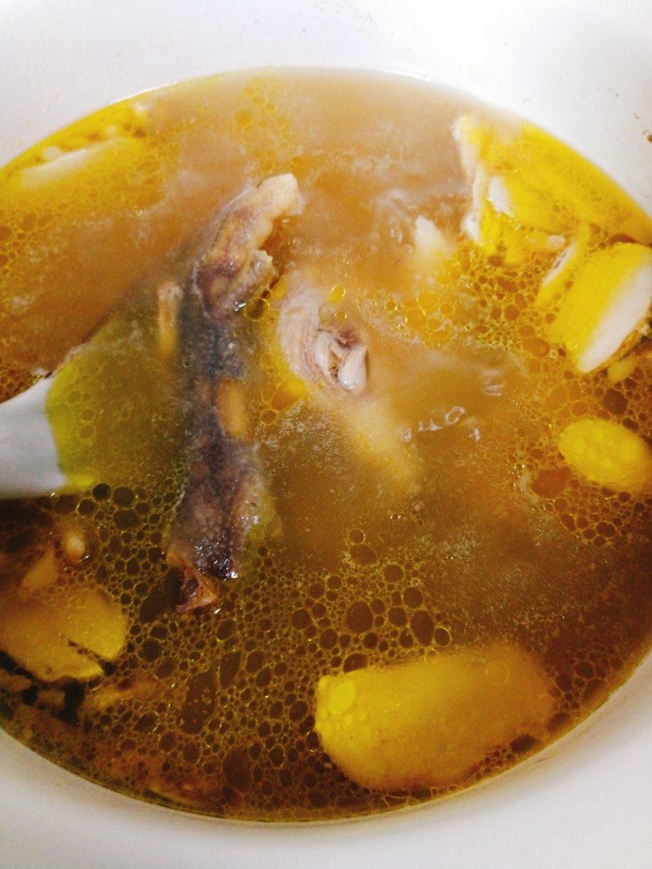 鲜松茸土鸡汤