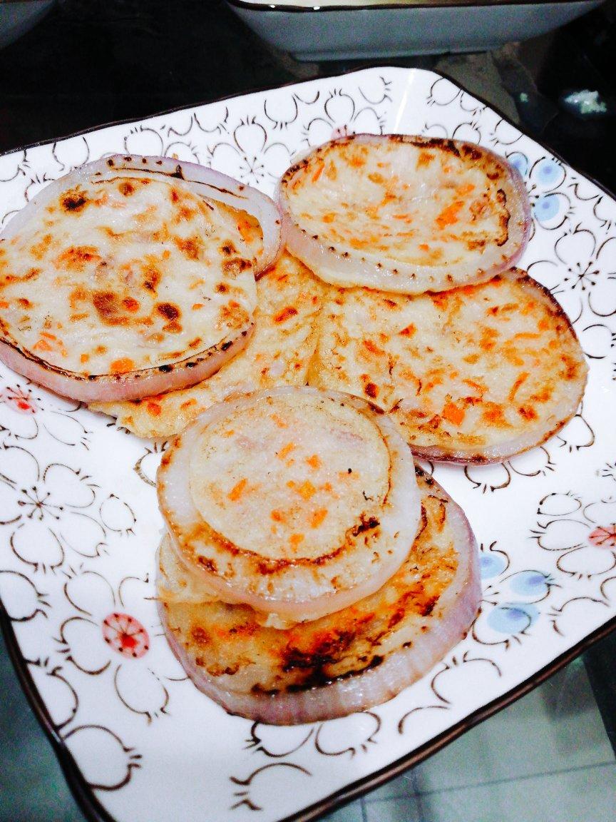 洋葱田园土豆饼