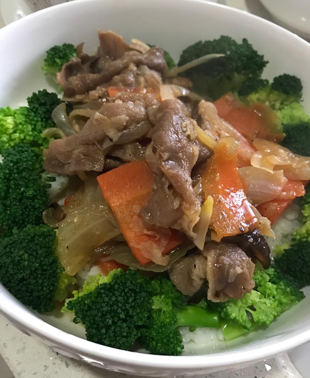 洋葱肥牛饭