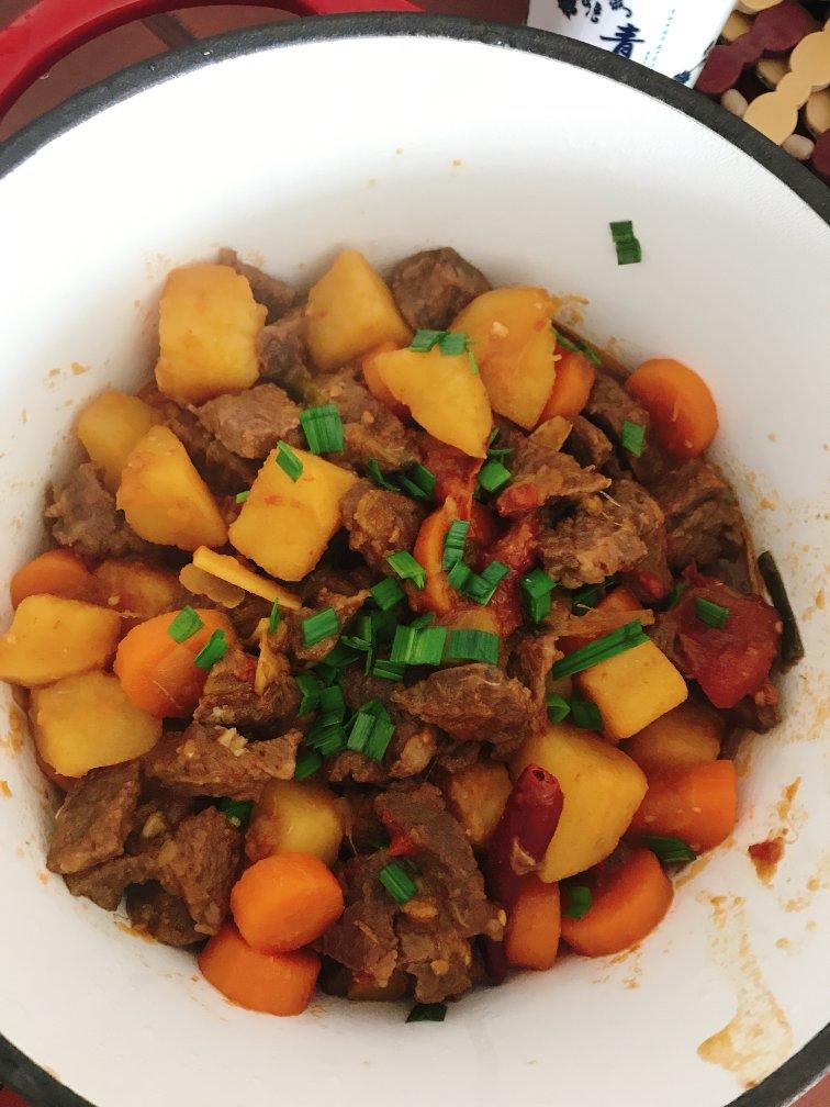 红烧牛肉土豆 （独家秘制）