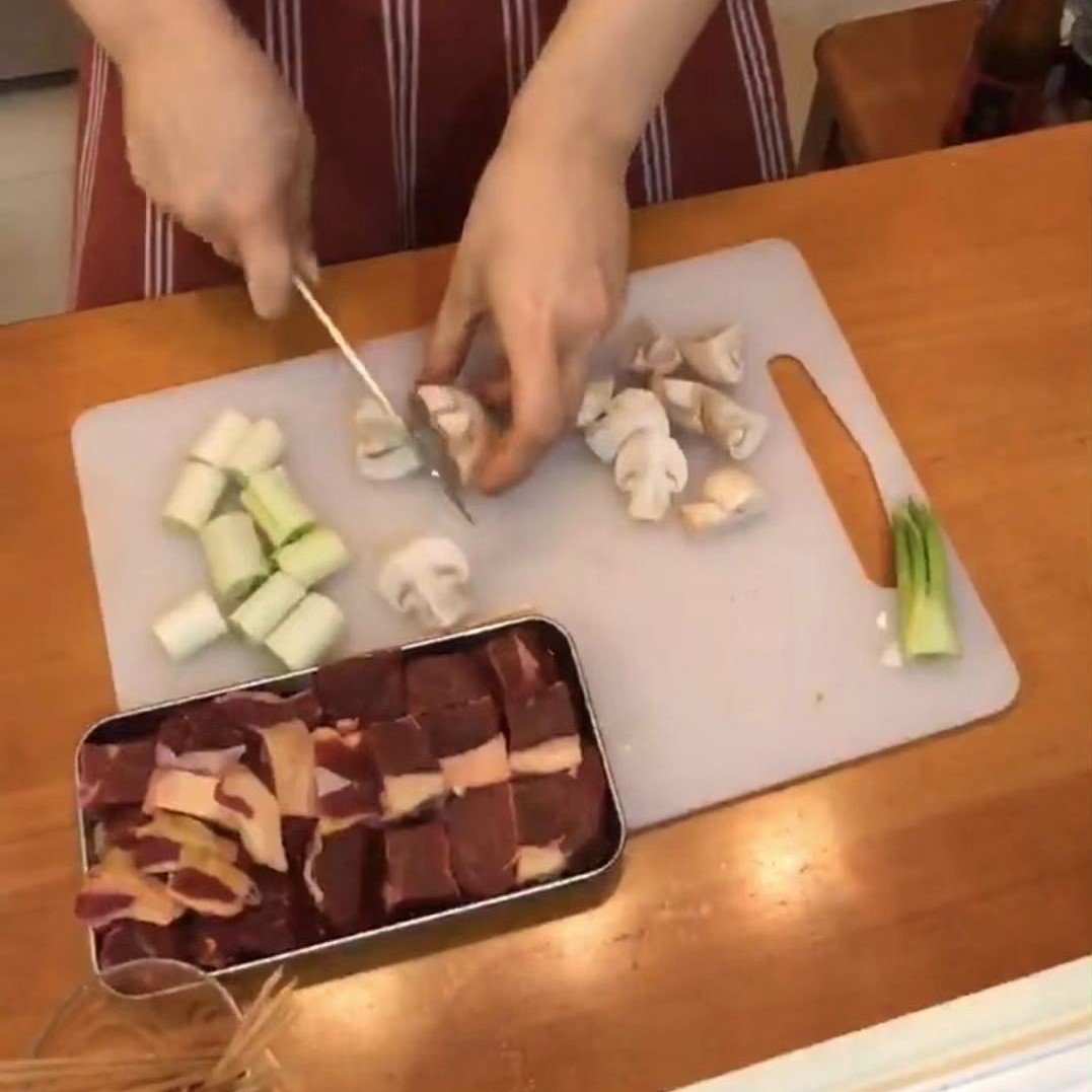 贝卡直播菜谱-牛肉串烧的做法 步骤2