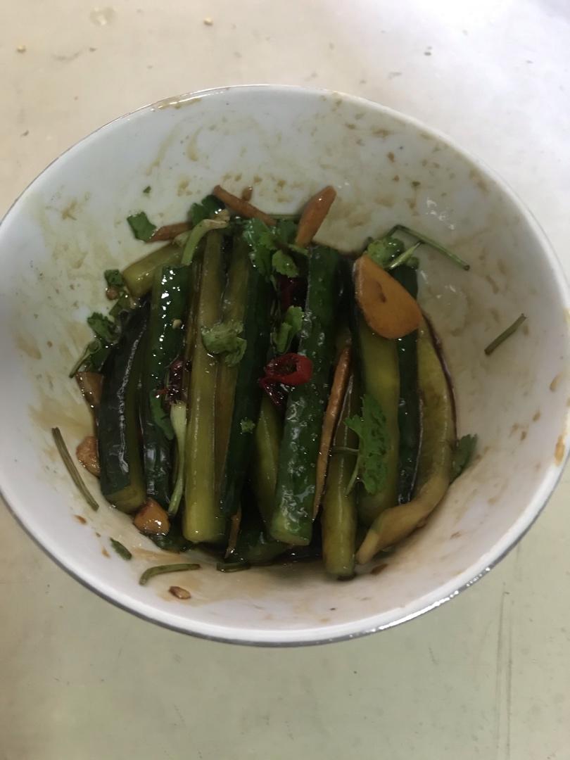 香辣脆爽!开胃又下饭的腌黄瓜