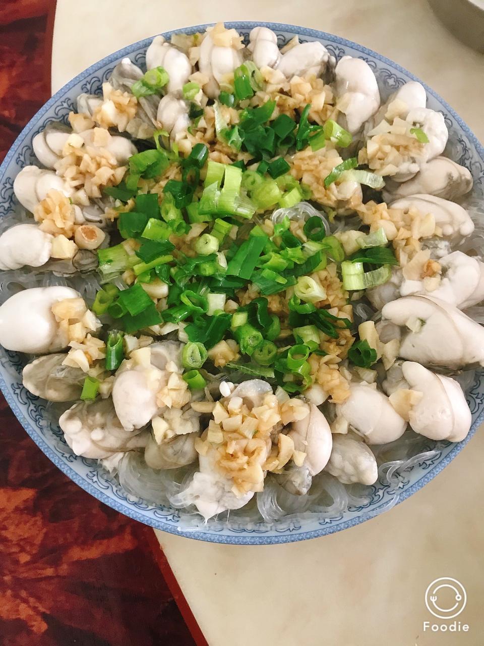 蒜蓉粉丝蒸一切（虾，扇贝，生蚝，娃娃菜，金针菇等等）