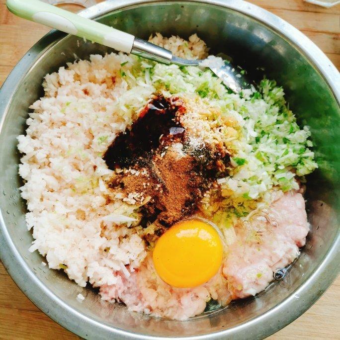 堂妈教你做鲜藕猪肉水饺