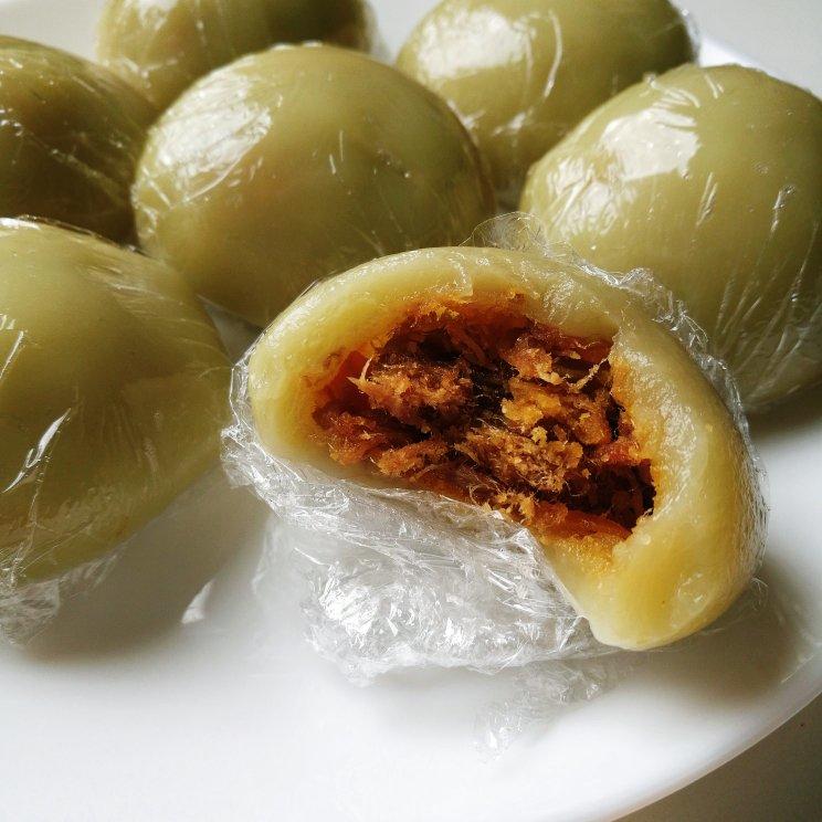 网红青团～～咸蛋黄肉松青团