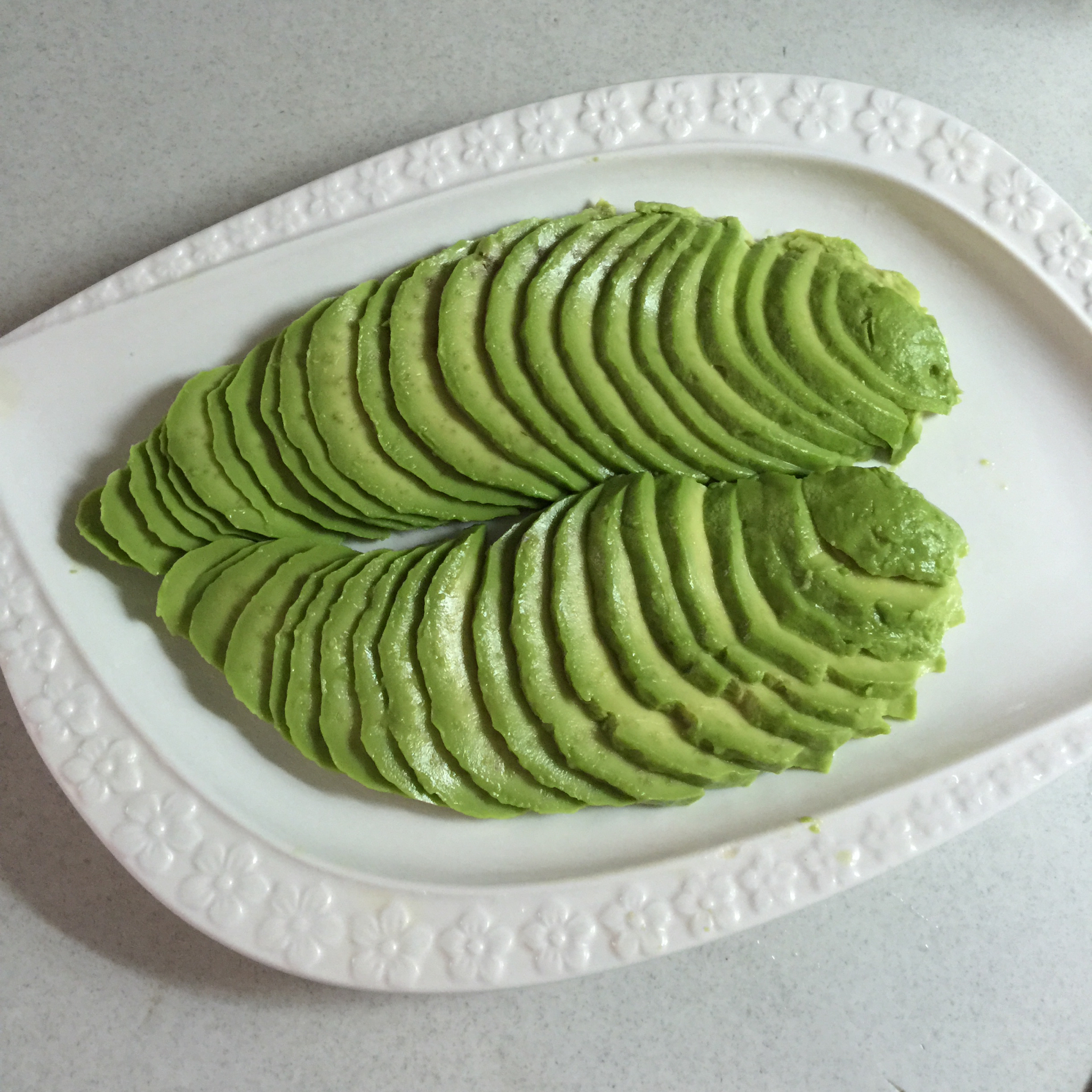 如何用半个牛油果切出一大堆牛油果即视感