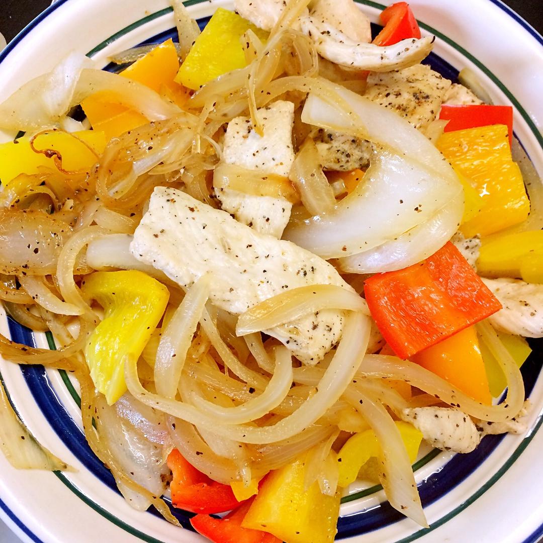 健身减肥最爱的鸡胸料理！——彩椒鸡丁