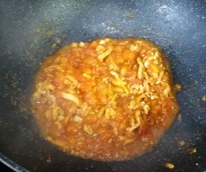 鲜美可口的番茄浓汤米粉的做法 步骤4