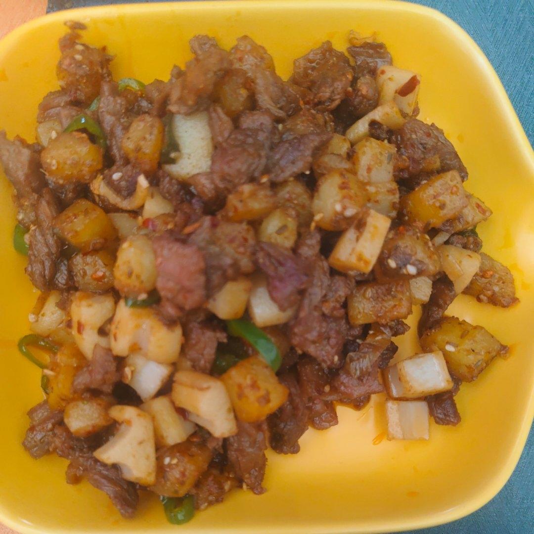 香辣孜然土豆牛肉粒，这么做巨巨巨好吃！！