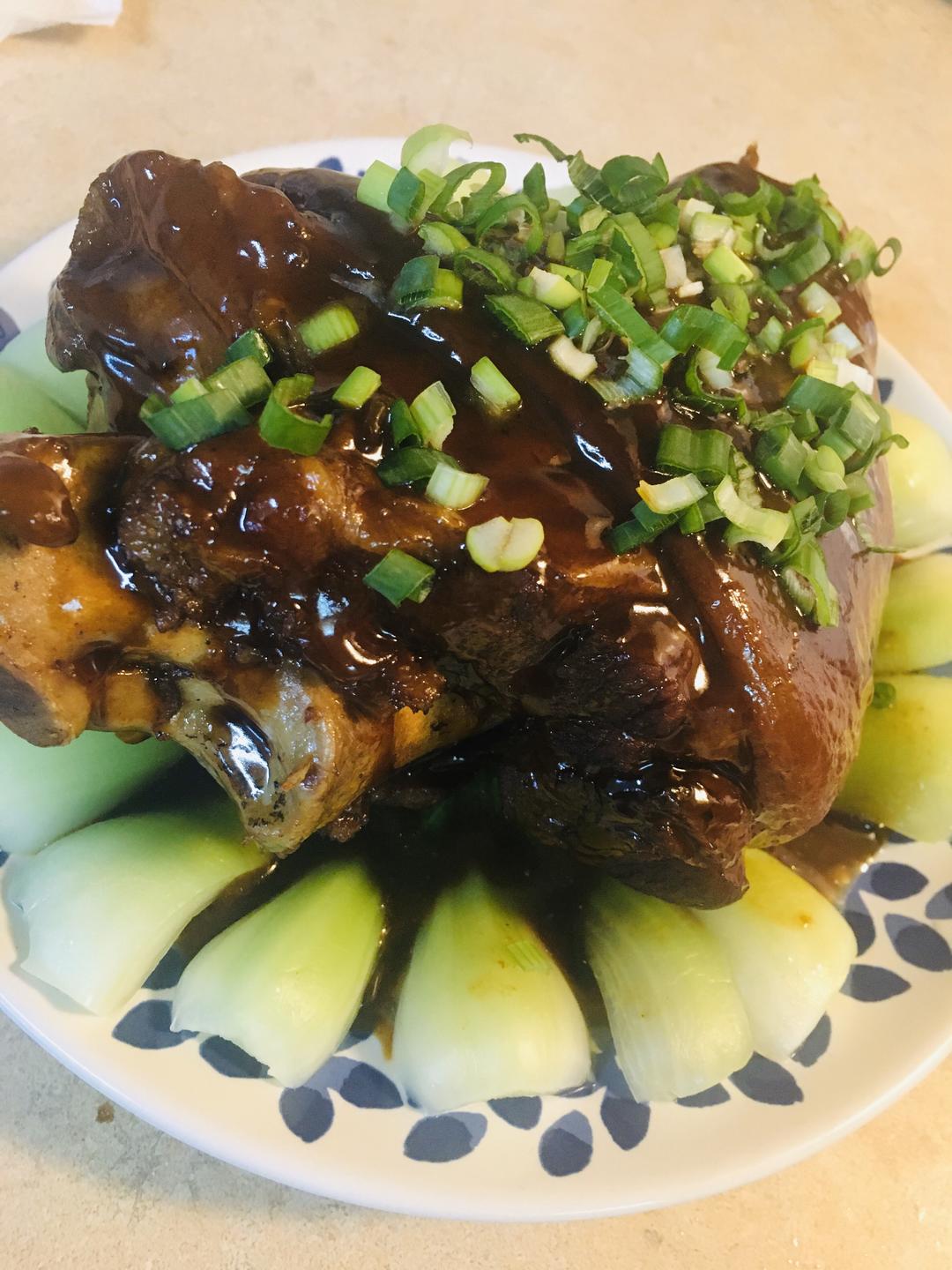 香喷喷的红焖猪蹄