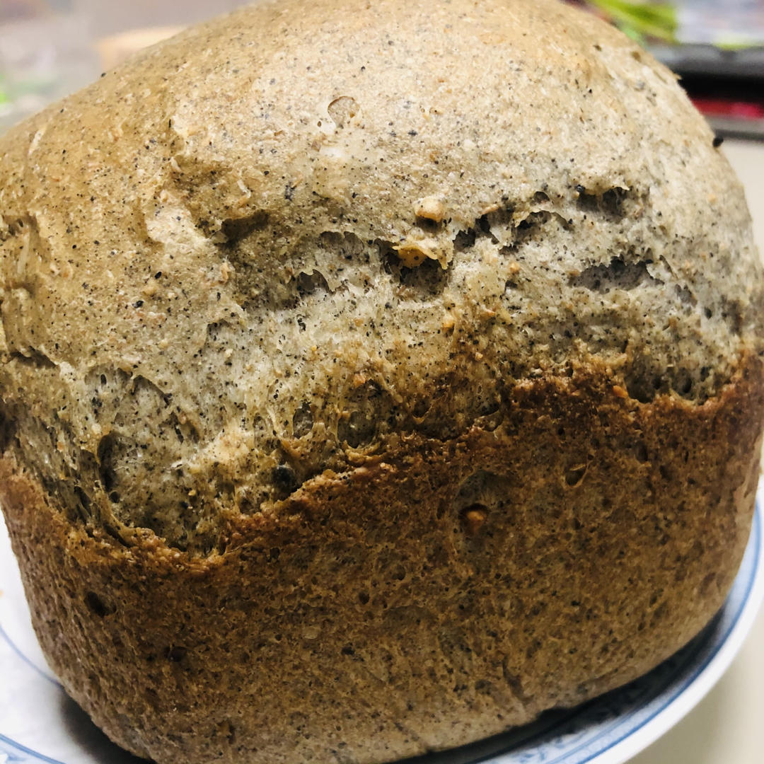 全麦黑芝麻核桃吐司