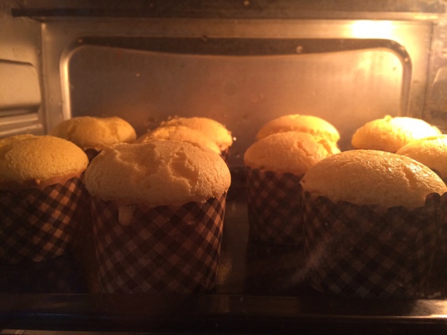 软绵绵戚风纸杯蛋糕