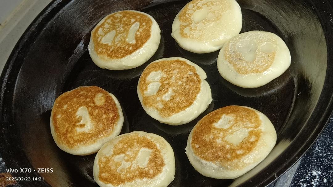 一个苹果  一碗糯米粉  这么做软糯香甜  好吃极了  带馅的苹果糯米饼