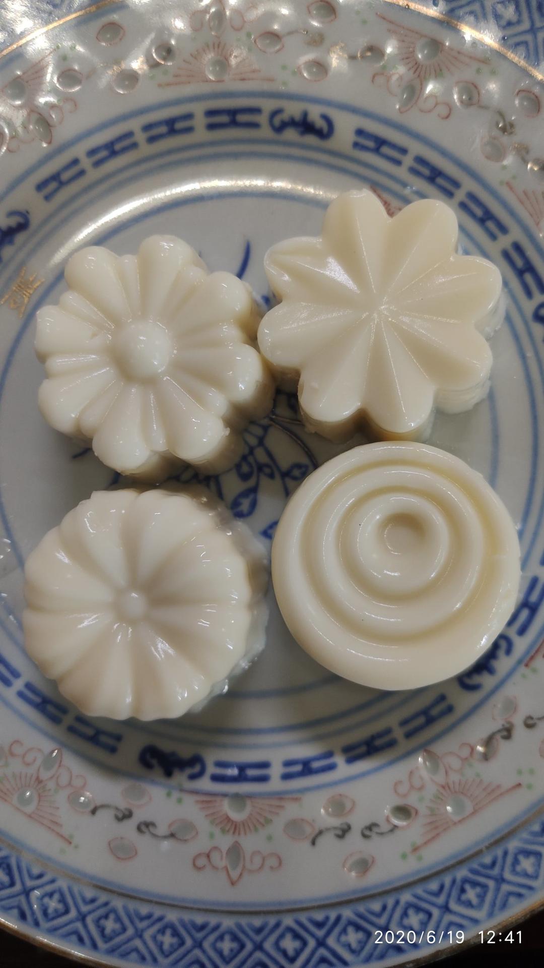 椰奶冻（一款毫无难度的甜点）