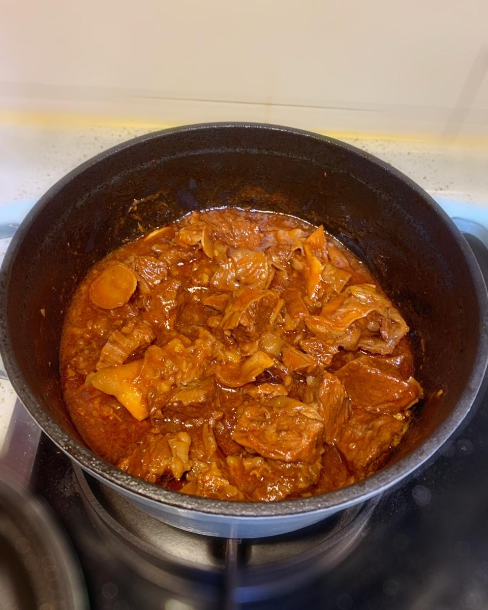 番茄红酒炖牛肉（铸铁锅版）