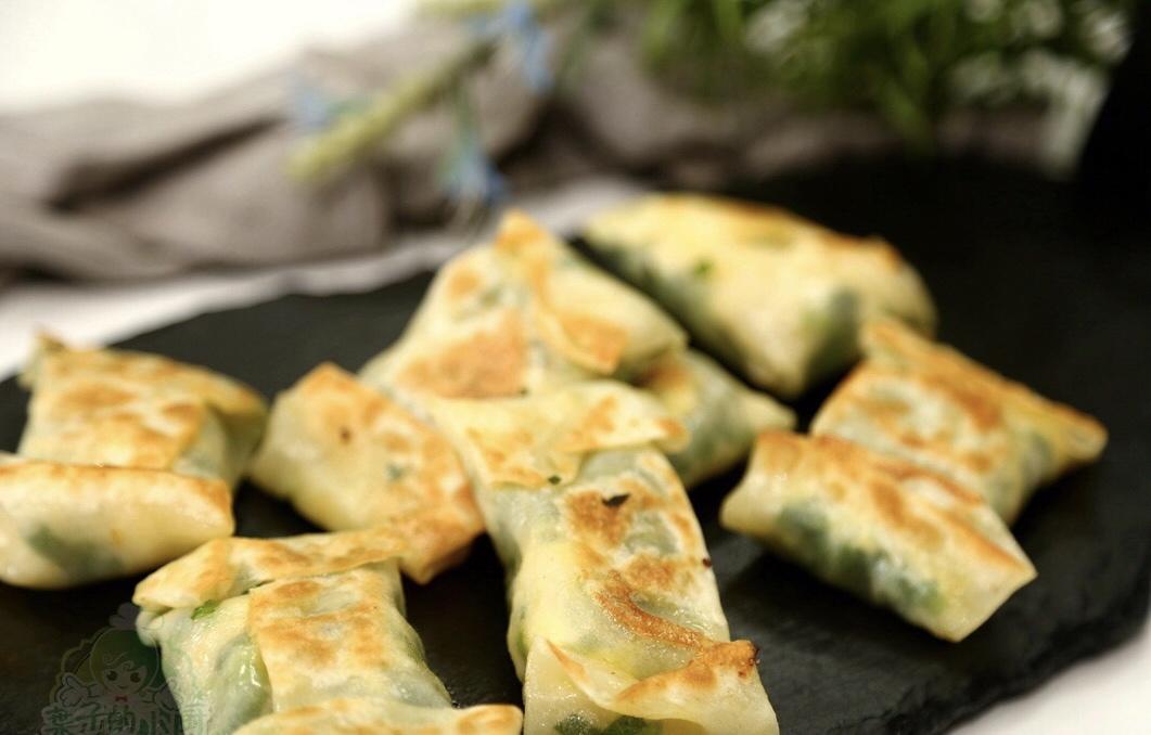 韭菜鸡蛋春卷（饺子皮版）的做法