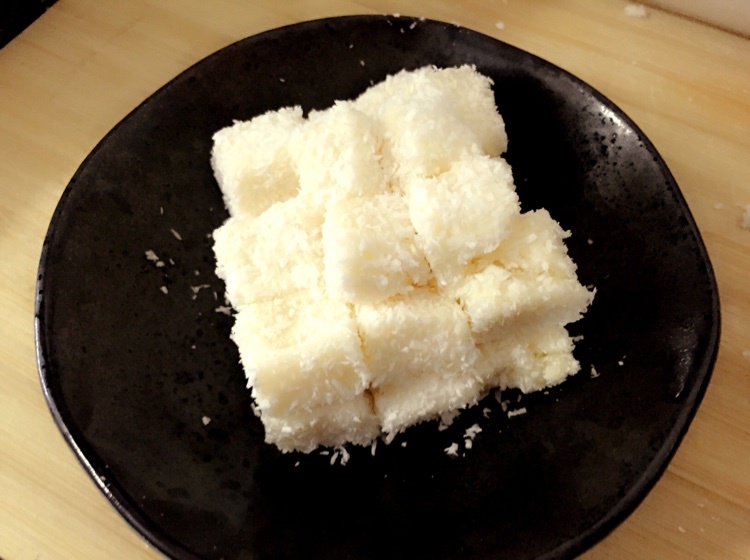 完胜85度C牛奶椰丝小方