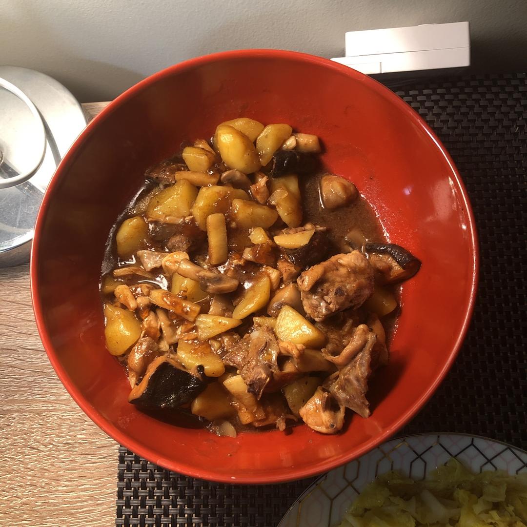 土豆丁焖鸡