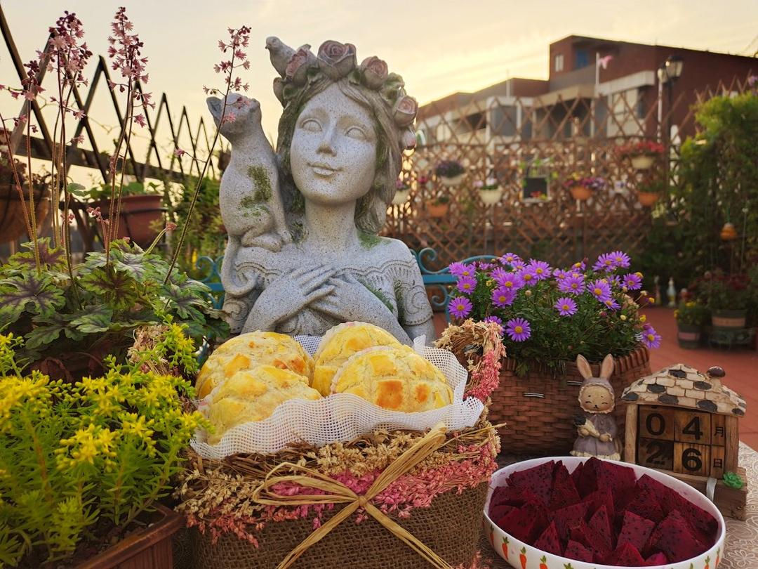 好吃到炸裂的港式菠萝包（附带制作酥皮的小视频）