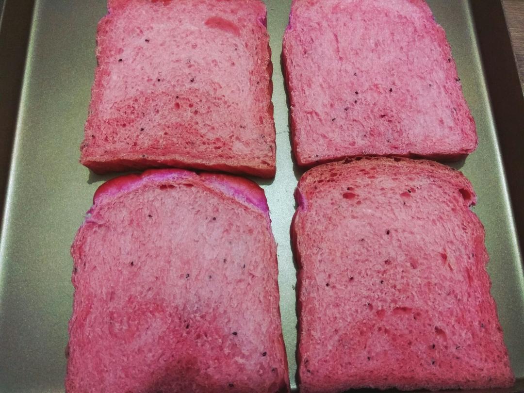 绵软火龙果吐司