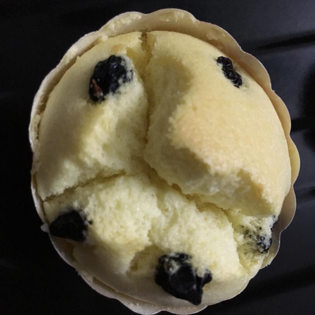 戚风杯子蛋糕^_^不开裂不回缩喔～