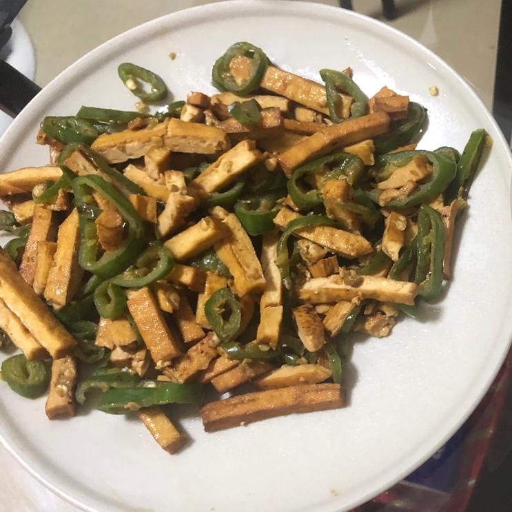 尖椒烟干炒肉