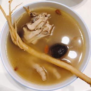 炖鸡汤(党参、当归、红枣、枸杞、香菇)的做法 步骤5