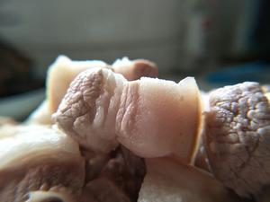 茶树菇红烧肉的做法 步骤2