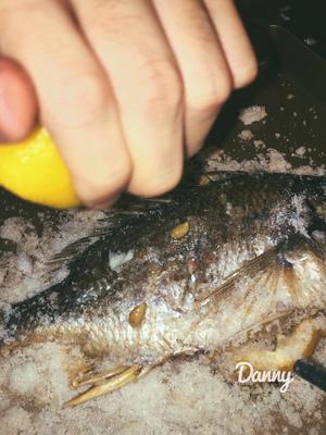 快手菜盐焗柠檬鱼的做法 步骤2