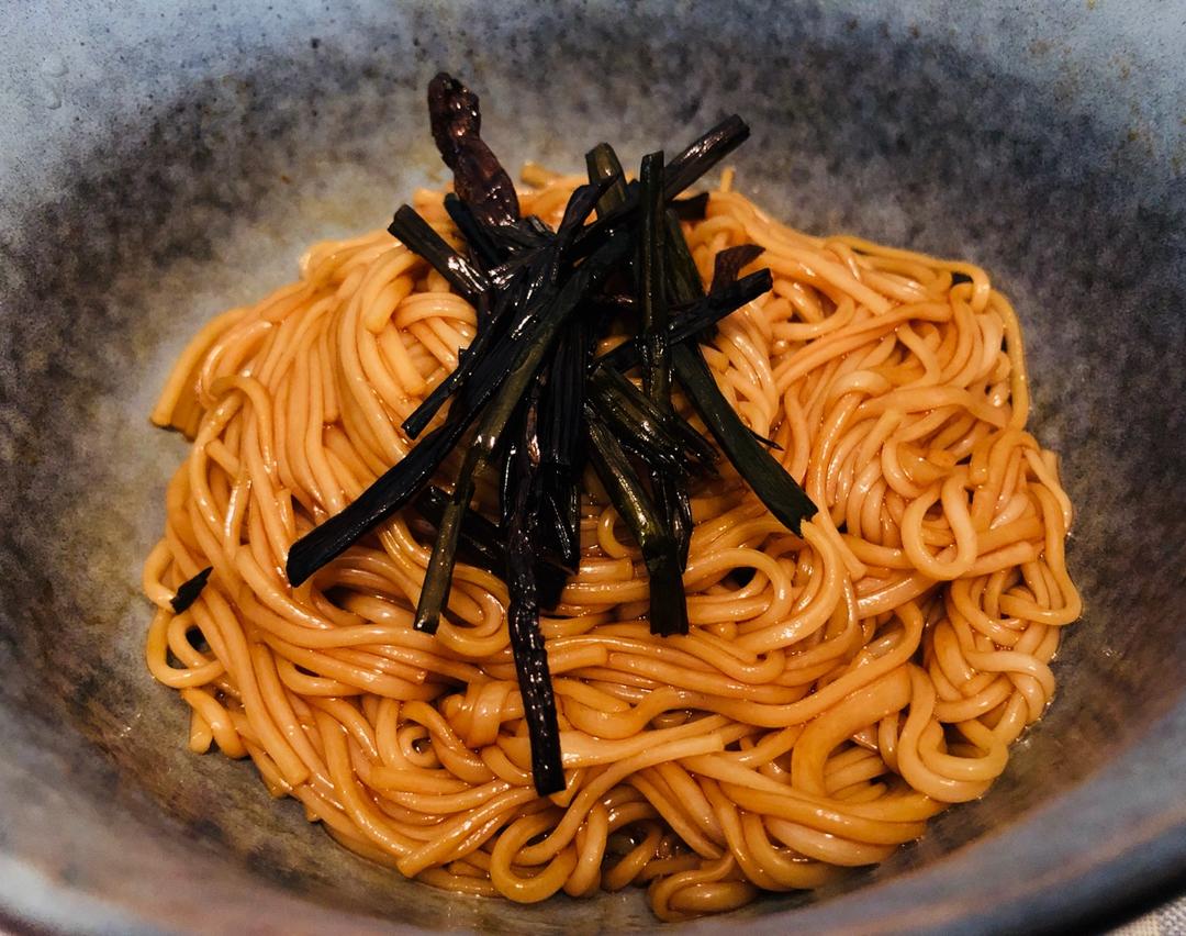 葱油拌面Spring Onion Noodles