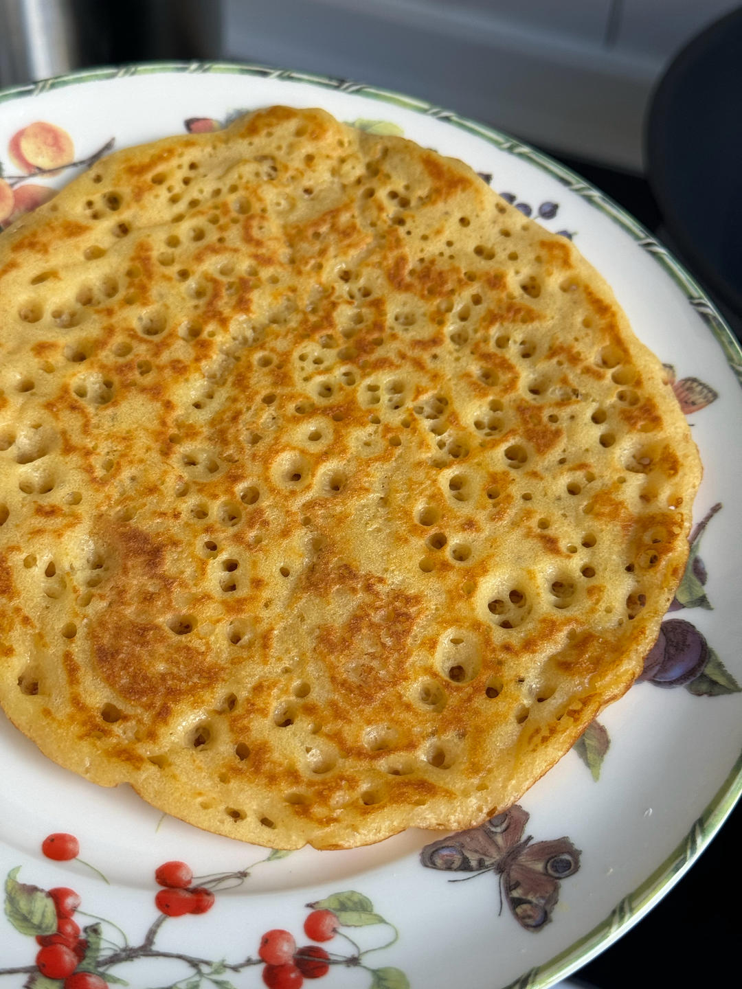手不沾面做松软的玉米面小饼