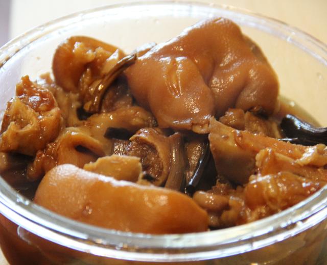 茶树菇炖猪蹄的做法