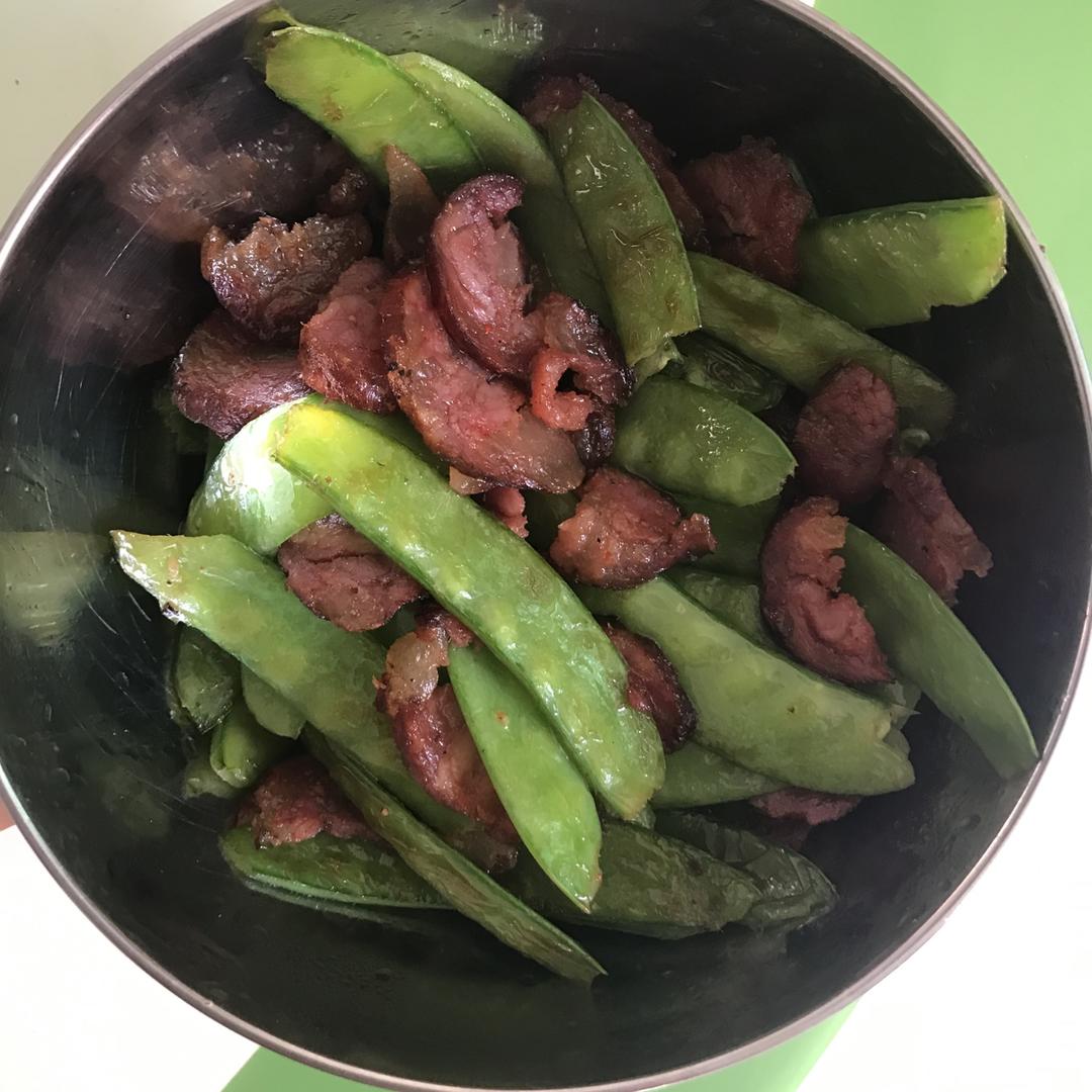 荷兰豆炒香肠