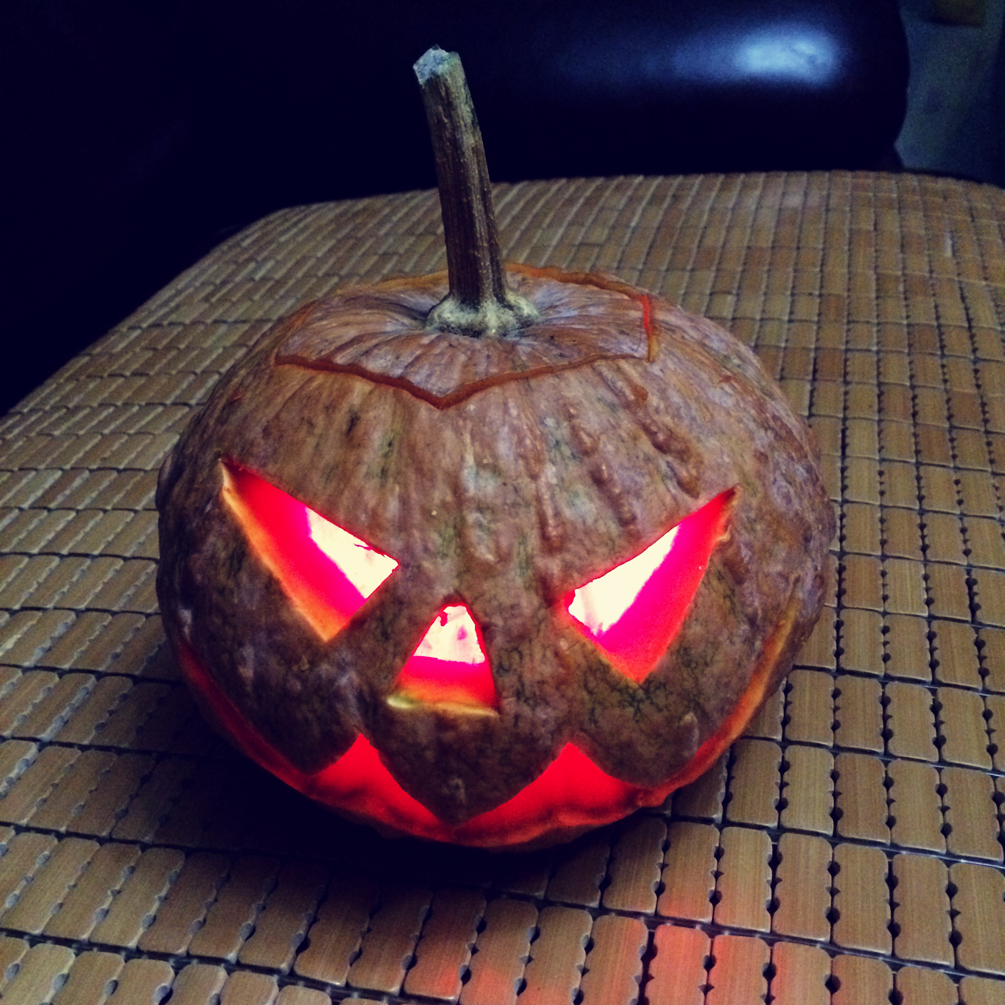 懒懒de潼妈做的万圣节南瓜灯