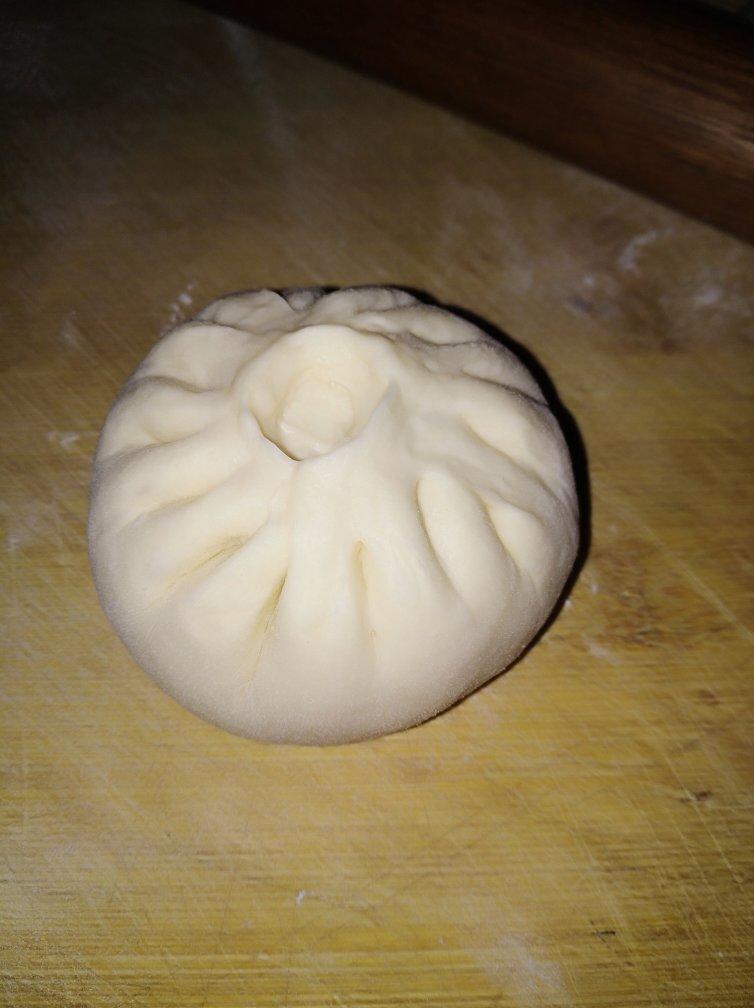 松软多汁的肉包子