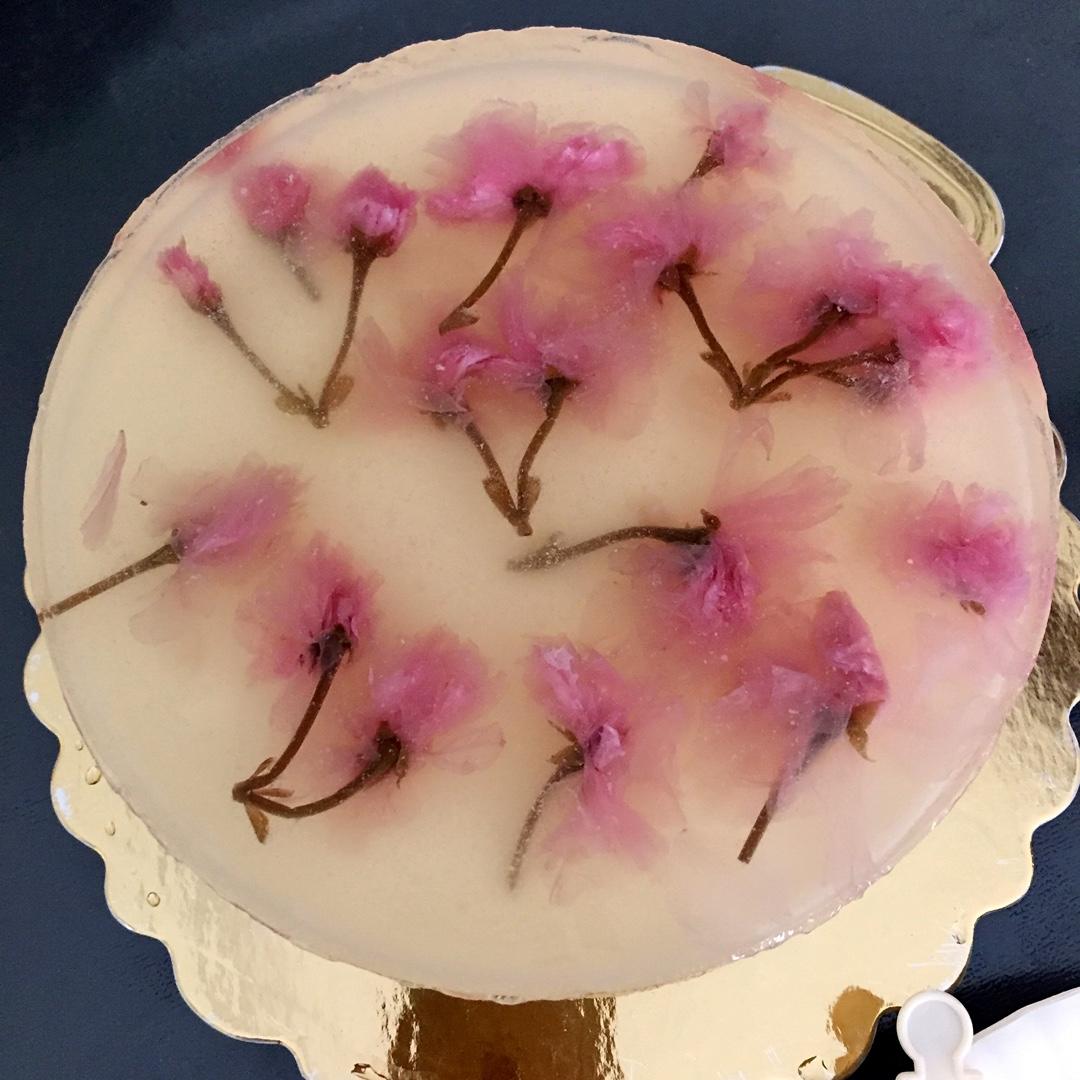 颜值爆表的樱花慕斯。（6寸圆模）