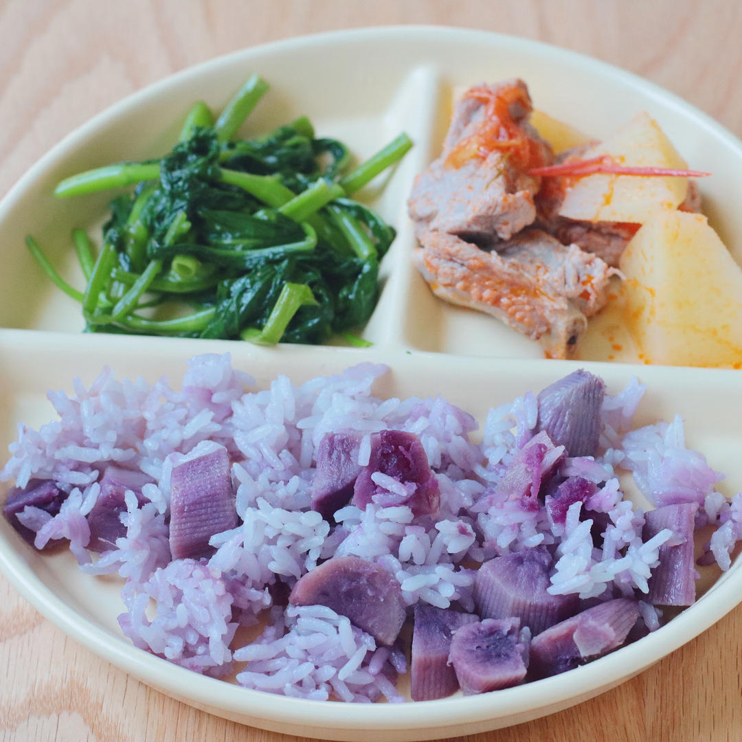 小美番茄排骨土豆汤