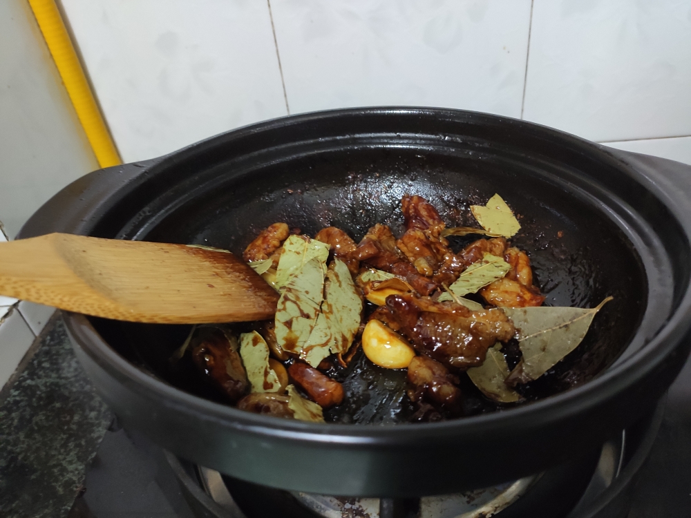 支竹牛腩煲的做法 步骤3
