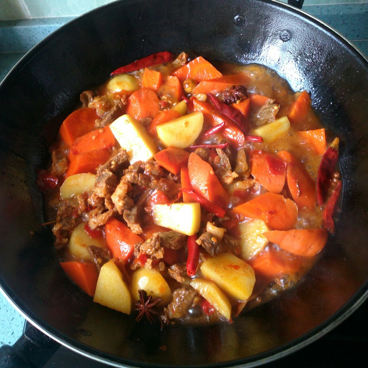 胡萝卜土豆烧牛腩