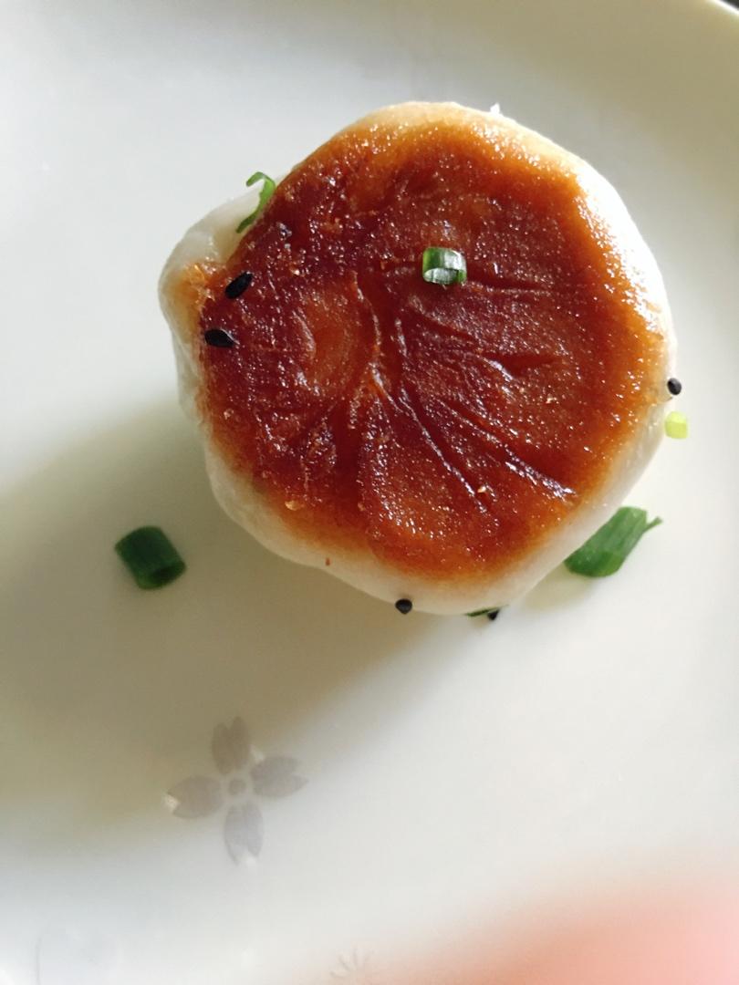 生煎  .    锅贴